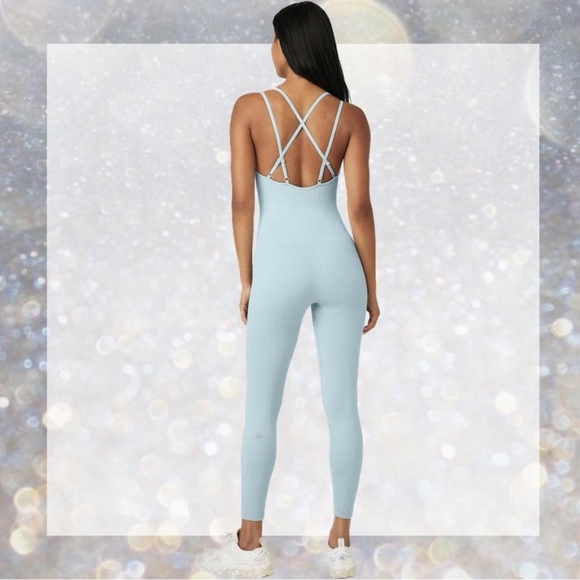 ALO Yoga Seamless Cable Knit Bodysuit| Chalk Blue| XS - Picture 3 of 9